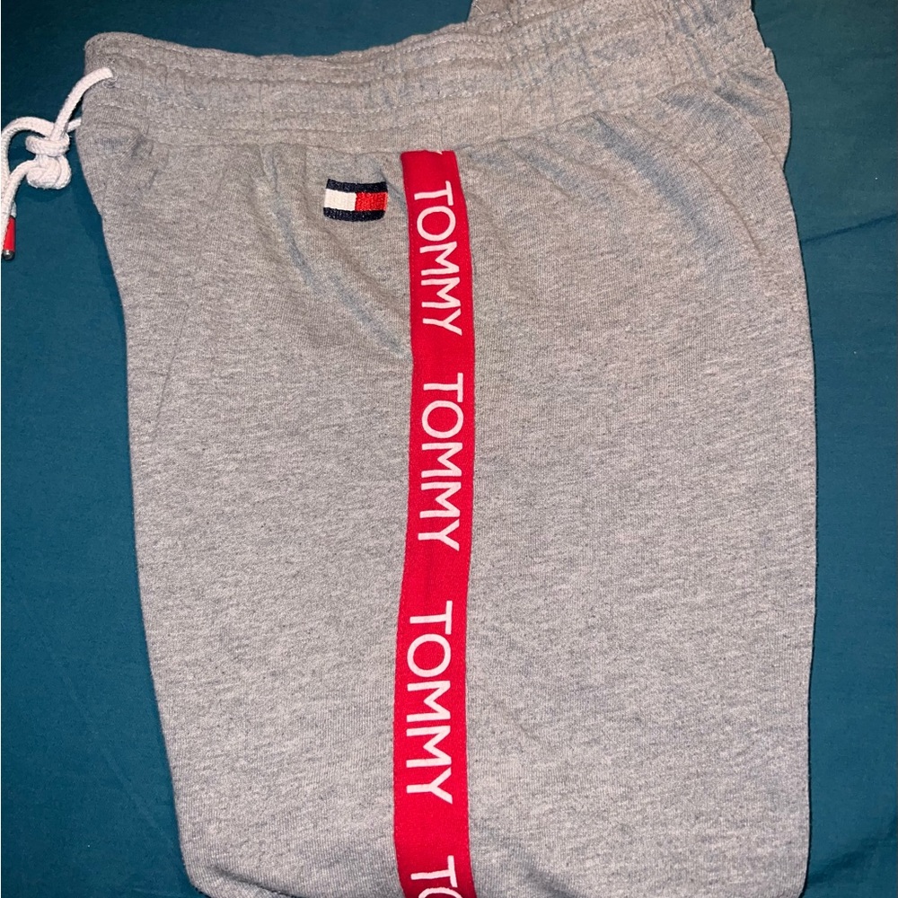 Mint Condition Tommy Hilfiger sweat pants- mid length- Size small!!!